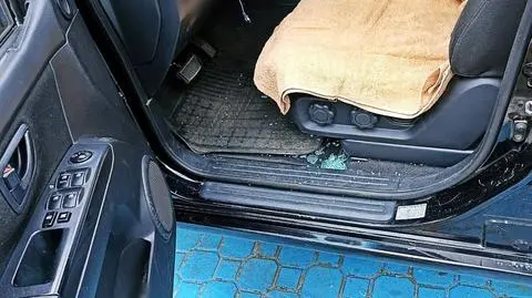 Zamki w samochodzie się zablokowały, w środku był 14-miesięczny chłopiec. Matka wezwała pomoc