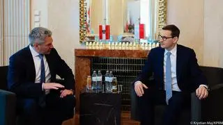 Mateusz Morawiecki i Karl Nehammer przed konferencją