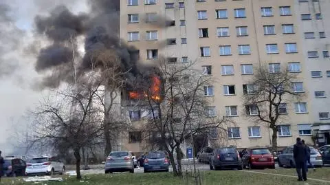 "Siła wybuchu wypchnęła go za okno". Ranni po eksplozji w mieszkaniu