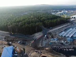 Trwają także prace nad infrastrukturą drogową