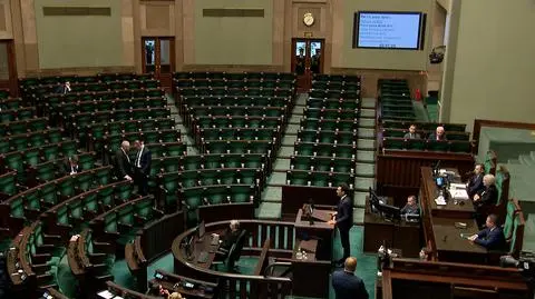 Sejm w trakcie dyskusji nad projektem finansowania in vitro. Ujęcie po godzinie 14.30