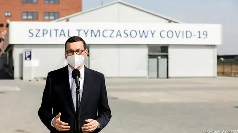 Premier Mateusz Morawiecki w szpitalu tymczasowym we Wrocławiu