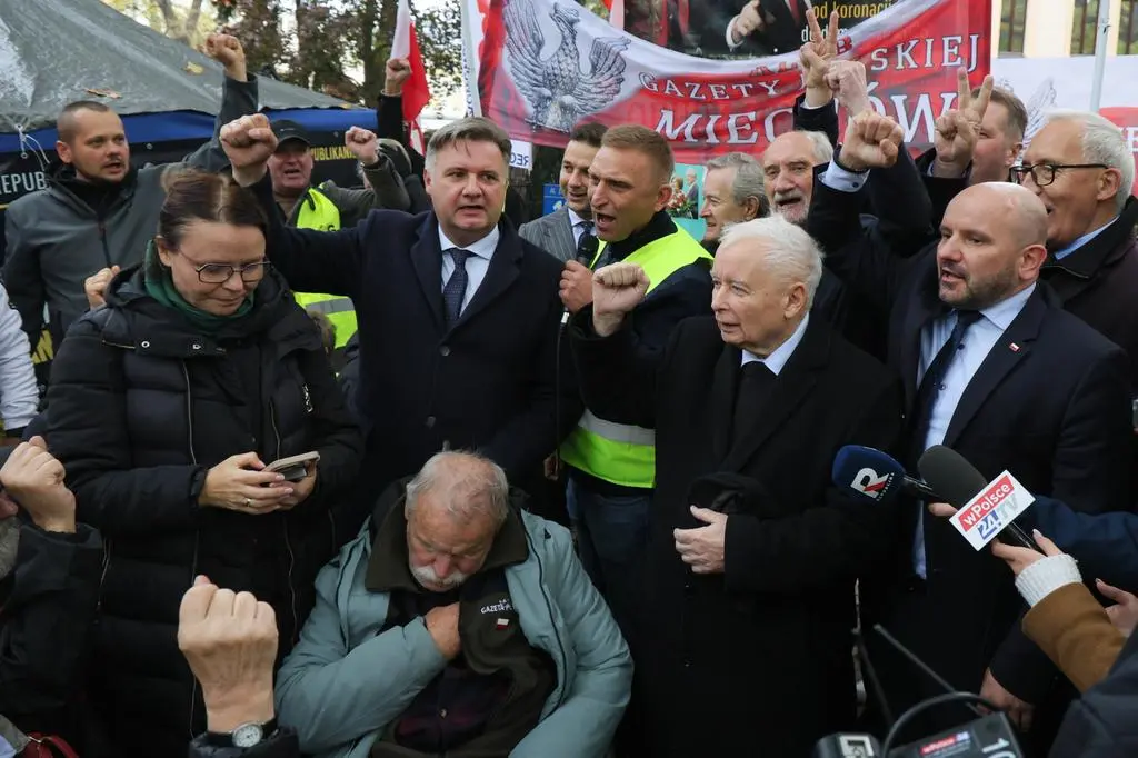 Kaczyński przed Trybunałem, protest