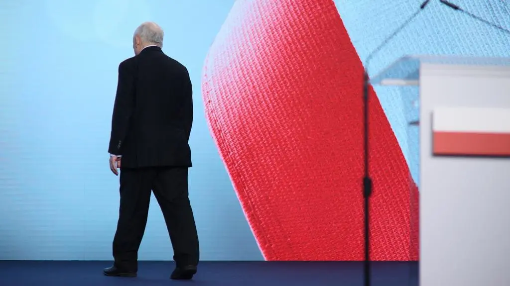 Kaczyński wychodzi