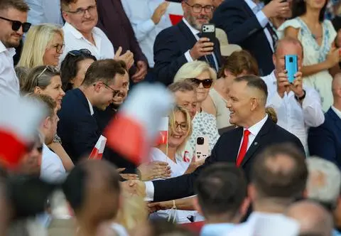 Najciekawsze padło jeszcze przed wejściem. Byliśmy na imprezie Nawrockiego
