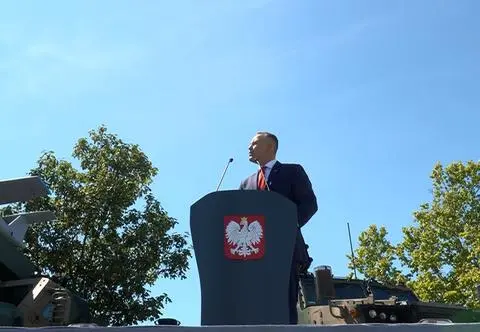 Prezydent: na sztandarach od wieków jest Bóg, honor i ojczyzna, a nie SAFE