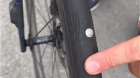 Wściekłość kolarza podczas Tour de France. "Dziękuję wam za tę głupotę"