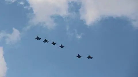 Dwa tuziny F-15 i F-16 z USA przyleciały do Polski. "To są standardowe ćwiczenia"