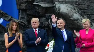 "Widać było, że pracuje dla obrazków". Komentarze po wizycie Trumpa