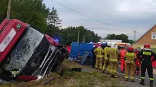 Bus zderzył się z cysterną