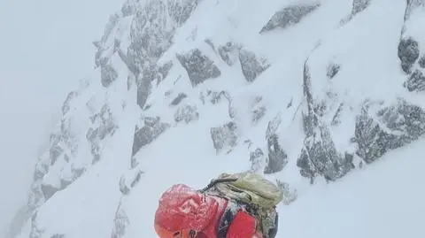 Po wspinaczce nie mogli zejść, spędzili noc na tatrzańskim szczycie