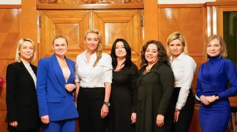 Spotkanie ministra Barbary Nowackiej z Martyną Wojciechowską i przedstawicielkami fundacji UNAWEZA