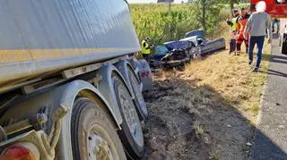 Sucharzewo. Czołowe zderzenie samochodu osobowego z ciężarówką