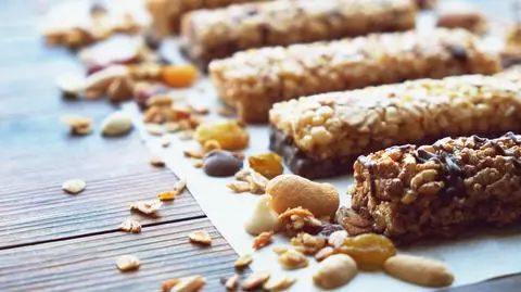 Partie batonów wycofywane z obrotu. "Nie należy spożywać"