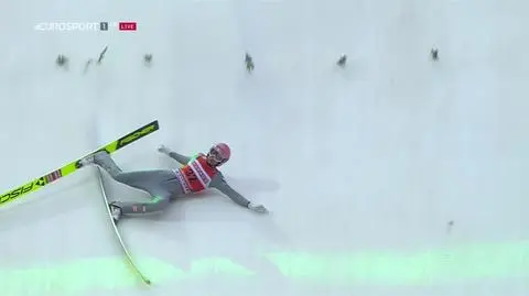 Bolesne zderzenie z mamucią skocznią. Upadł, gdy leciał ponad 120 km/h