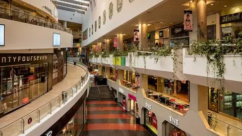 Zielone przepustki w galeriach handlowych. Klienci otrzymają specjalne opaski