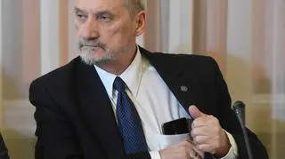 Macierewicz: nie wskazuję przyczyn tej tragedii