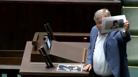 Paweł Soloch zrzucił zdjęcie dziecka z Michałowa na podłogę w Sejmie. "Działania w emocjach"