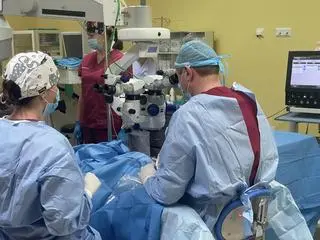 Roczny Antoni przeszedł dwa przeszczepy rogówki