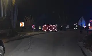 Nastolatkowie uderzyli w ogrodzenie