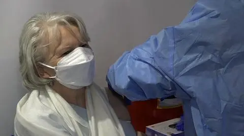 Kolejny raz przebyli setki kilometrów, by się zaszczepić. "Dla zdrowia warto dużo"