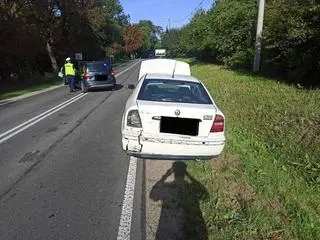 Kierowca auta zdążył zahamować i nie potracił motocyklisty 