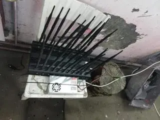 Podejrzani posiadali mnóstwo sprzętu elektronicznego, który służył do kradzieży aut