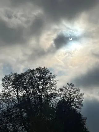 Zaćmienie Słońca w Warszawie (ulica Karowa)