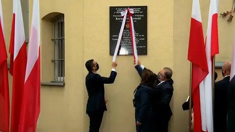 Premier Morawiecki odsłonił tablicę upamiętniającą jego ojca