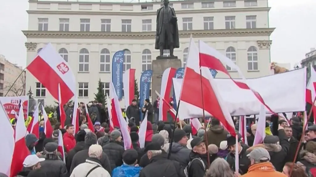Uczestnicy marszu gromadzą się na pl