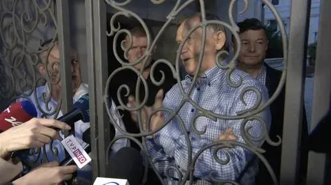 Rolnicy opuszczają budynek ministerstwa. Zostali przedstawiciele "Solidarności"