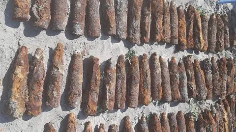 Pod ziemią było 110 pocisków, dwa dni były wywożone na poligon