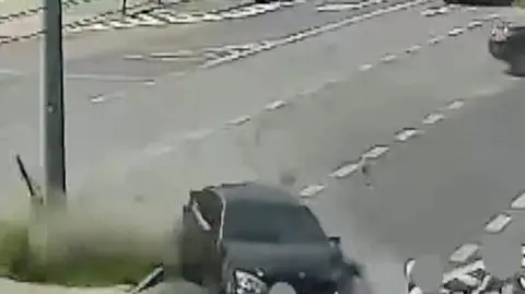 Kolizja samochodów i o włos od tragedii