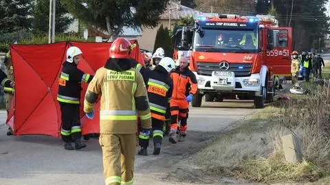 Motocyklista rozbił się na ogrodzeniu. "Zmarł w szpitalu"