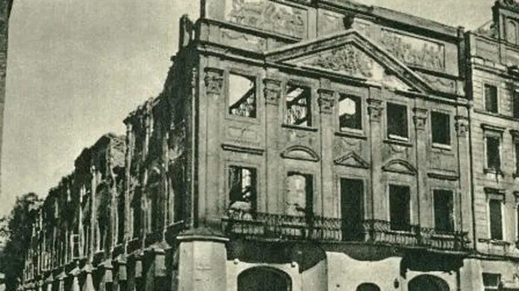 Zrujnowany Pałac Działyńskich