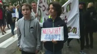 "Andrzej Duda, oddaj dyplom". Marsz do nadmorskiej rezydencji prezydenta