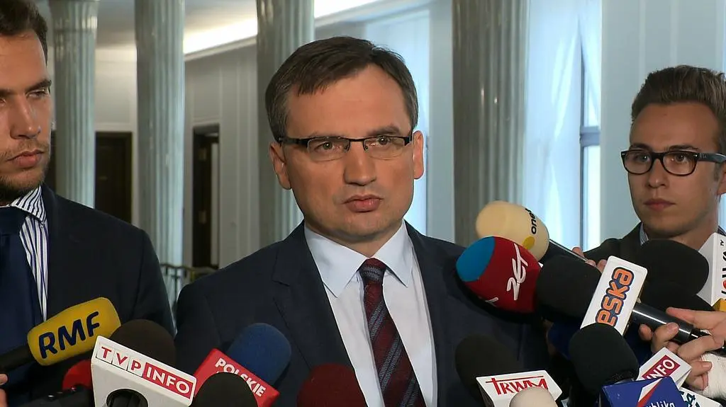 Ziobro: w wypowiedziach przedstawicieli Komisji pobrzmiewa nuta hipokryzji
