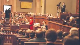 Queen Elizabeth II speaking in the Polish Sejm (March 1996)