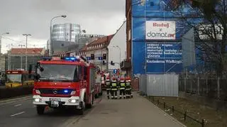 Strażacy walczą z ogniem