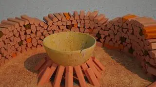 Oryginalną instalację odkryto w 2000 roku, nosi nazwę W47