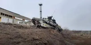 Zniszczony rosyjski czołg (14.03.2022)