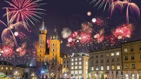 krakow fajerwerki shutterstock_1859695978