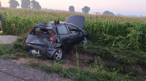 Uderzył w przydrożny nasyp. 32-latek zmarł w szpitalu