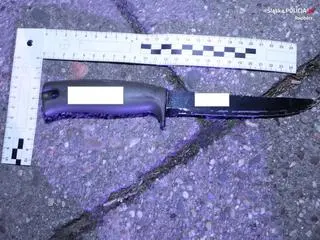 Miał atakować z nożem w ręce przechodnia i policjantów
