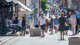 Mieszkańcy na ogół reagują oburzeniem. Ta stolica "przełamuje trend"