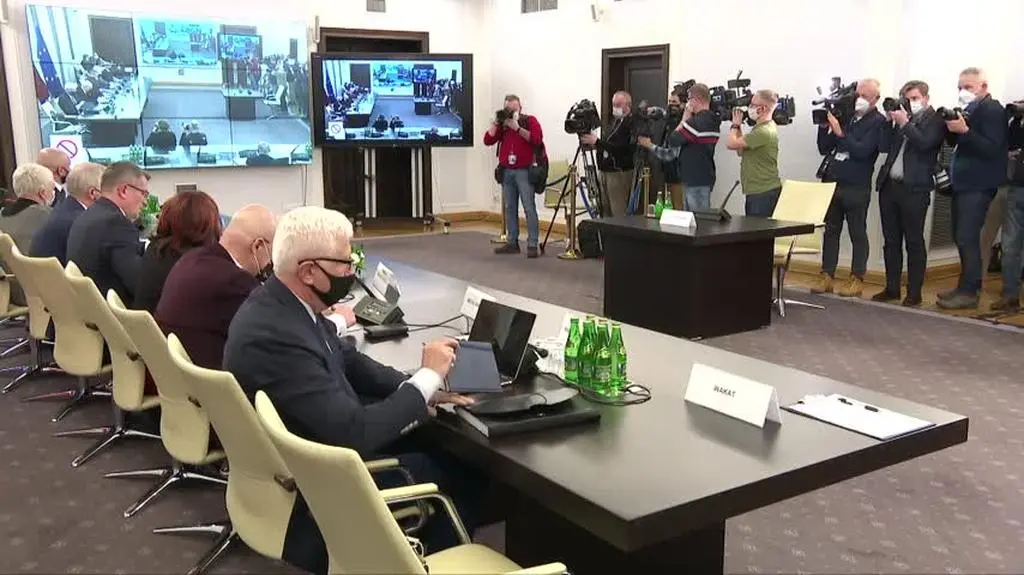 Przewodniczący komisji senator Marcin Bosacki (KO): Senat powołując komisję zlecił nam trzy zadania