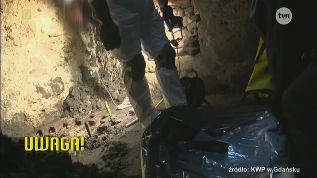 Ciało młodej kobiety pod posadzką w piwnicy