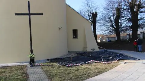 Ludzkie szczątki przy kościele. "Proboszcz twierdzi, że trzeba było kopać, bo doszło do awarii" 