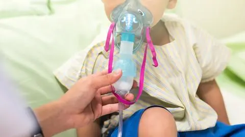 Coraz więcej dzieci w szpitalach, na oddziałach pediatrycznych zaczyna brakować łóżek