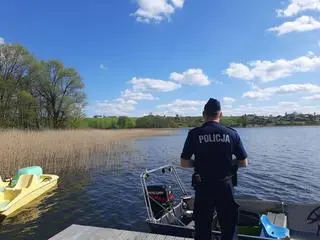 Akcja służb na Jeziorze Skarlińskim